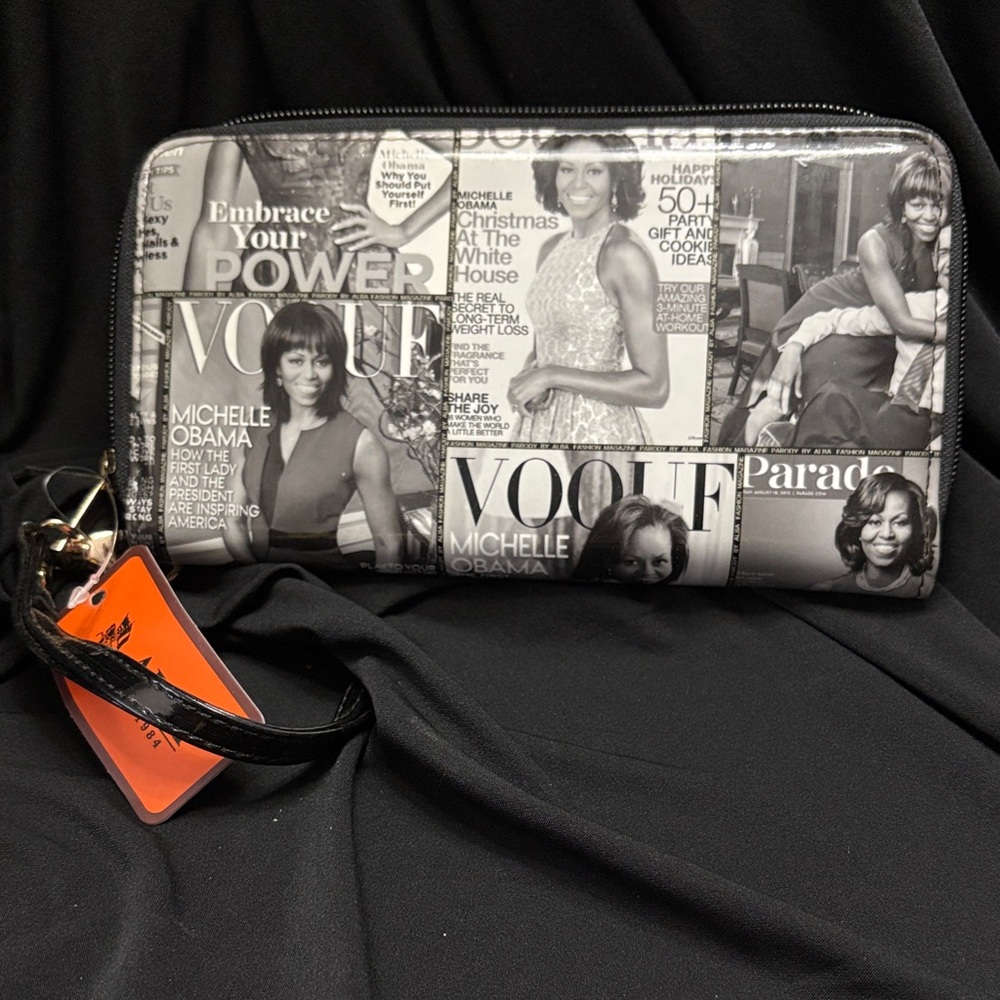 Vogue Black and White Women's Clutch
